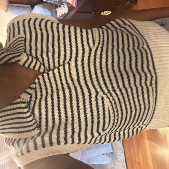 Knit - Picture 2 of 2